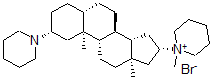 CAS 登录号：115952-48-2， 1-[(2R,5S,8S,9S,10S,13R,14S,16S)-10,13-二甲基-2-哌啶-1-基-2,3,4,5,6,7,8,9,11,12,14,15,16,17-十四氢-1H-环戊二烯并[a]菲-16-基]-1-甲基-哌啶-1-鎓溴化物